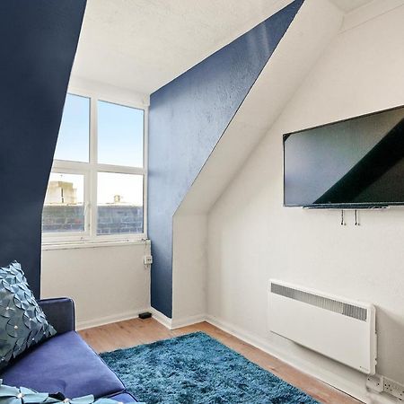 Апартаменти 2 Bed Central Hub In Medway Чатем Екстер'єр фото