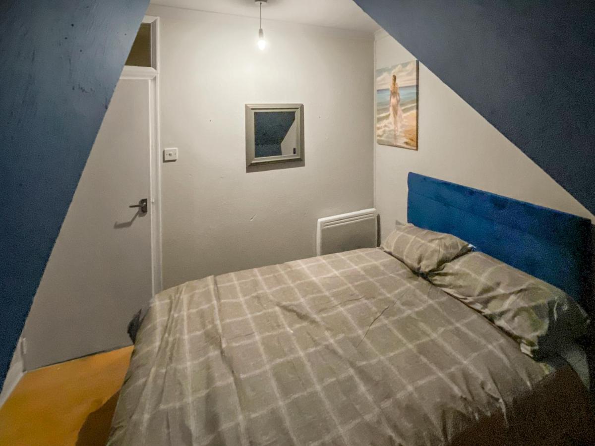 Апартаменти 2 Bed Central Hub In Medway Чатем Екстер'єр фото