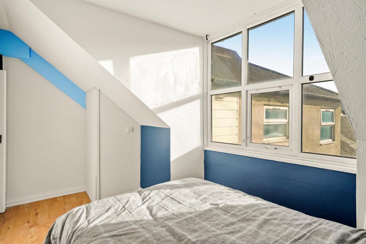 Апартаменти 2 Bed Central Hub In Medway Чатем Екстер'єр фото