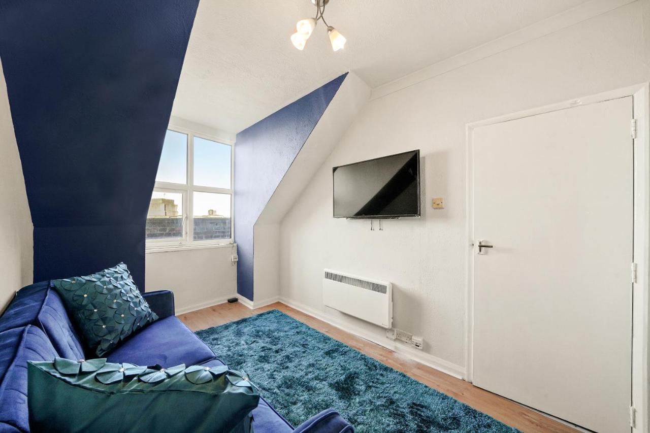 Апартаменти 2 Bed Central Hub In Medway Чатем Екстер'єр фото