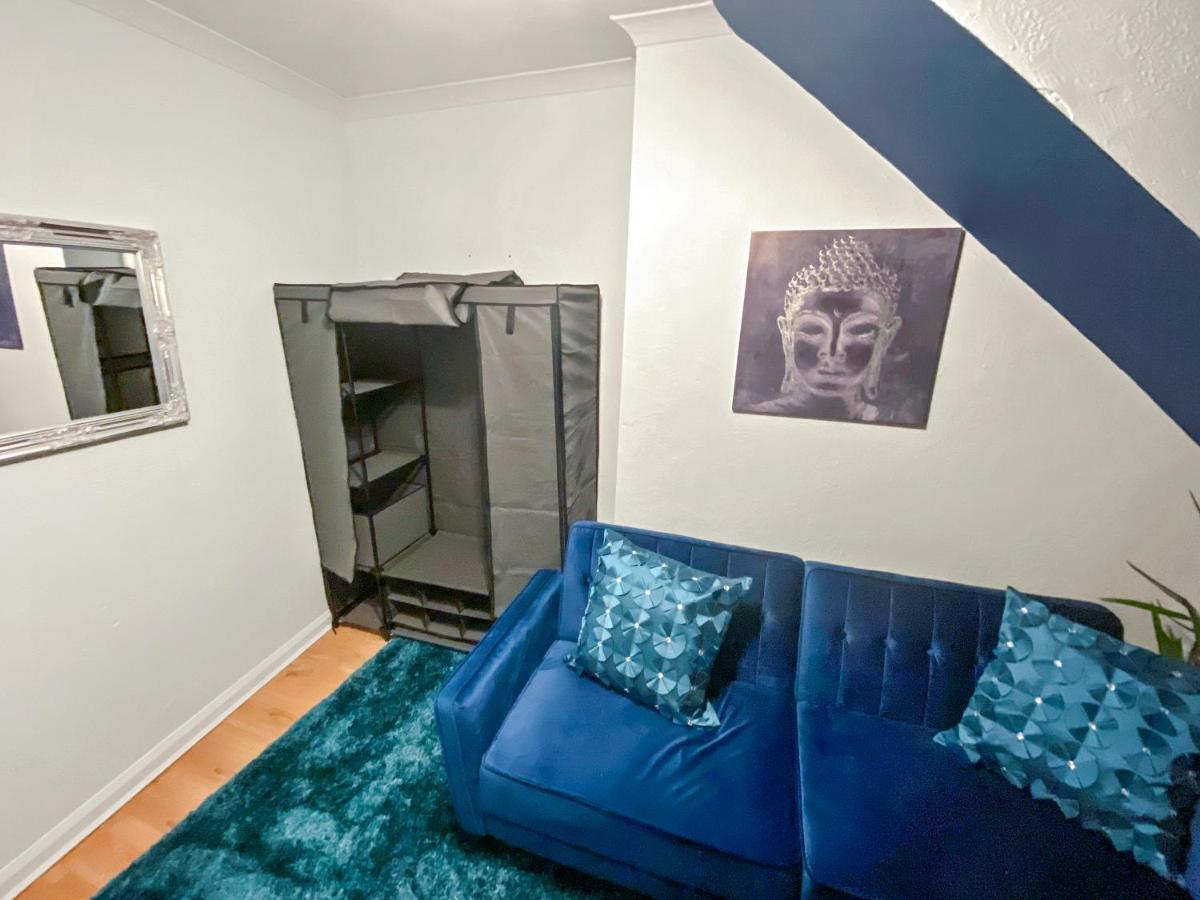 Апартаменти 2 Bed Central Hub In Medway Чатем Екстер'єр фото
